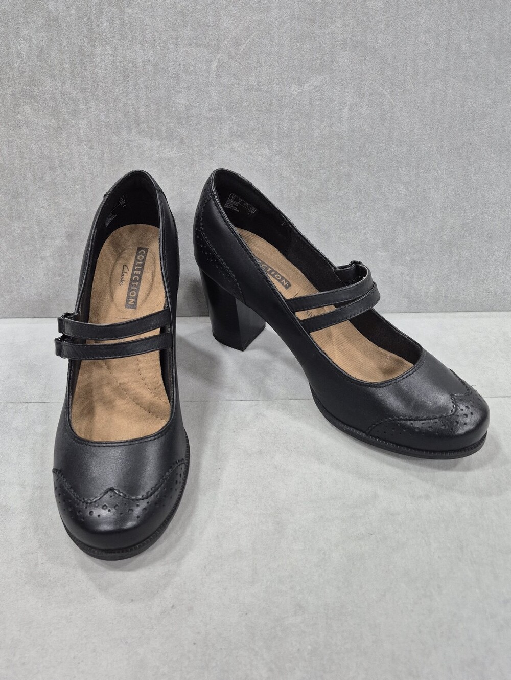 Clarks Mary Jane pumps women's 7 black leather block heels adjustable straps